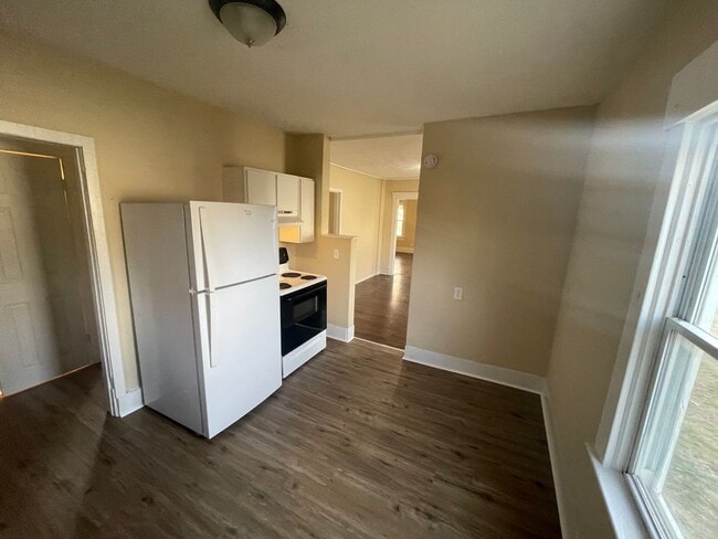 Building Photo - SECTION 8 and EDEN Accepted!! Stunning 4-Bed, 2-Bath Renovation in Lorain!!