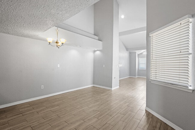 Building Photo - 10901 Highwood Way