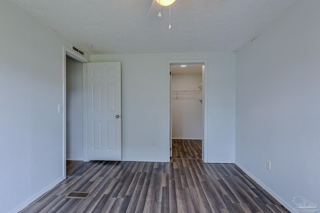 Building Photo - 6850 Bratt Rd