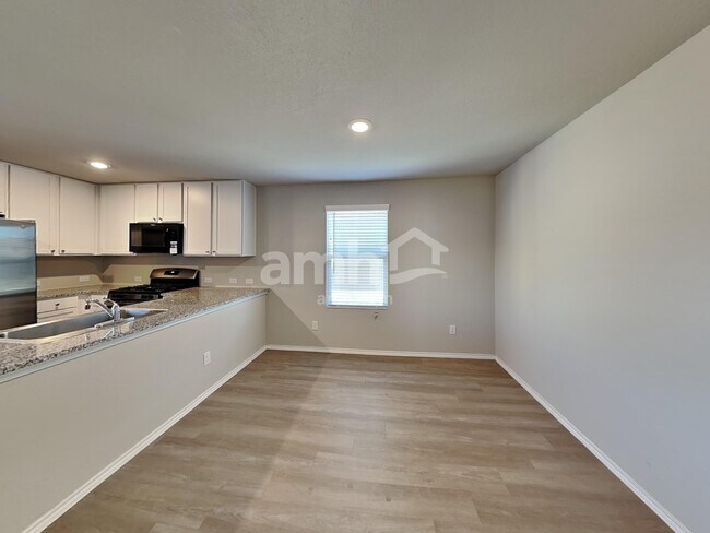 Building Photo - 10515 Varmus Dr