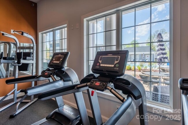 Building Photo - 12509 Crown Park Ct