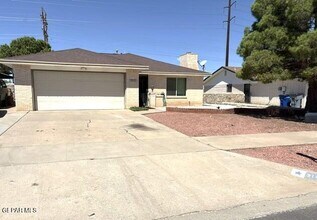 Building Photo - 3145 Red Sails Dr