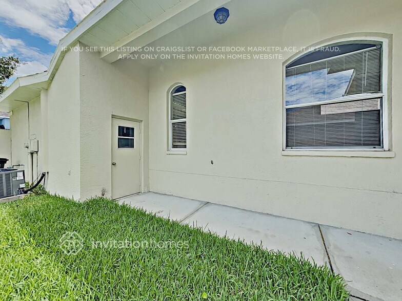 Building Photo - 10126 Ringling St