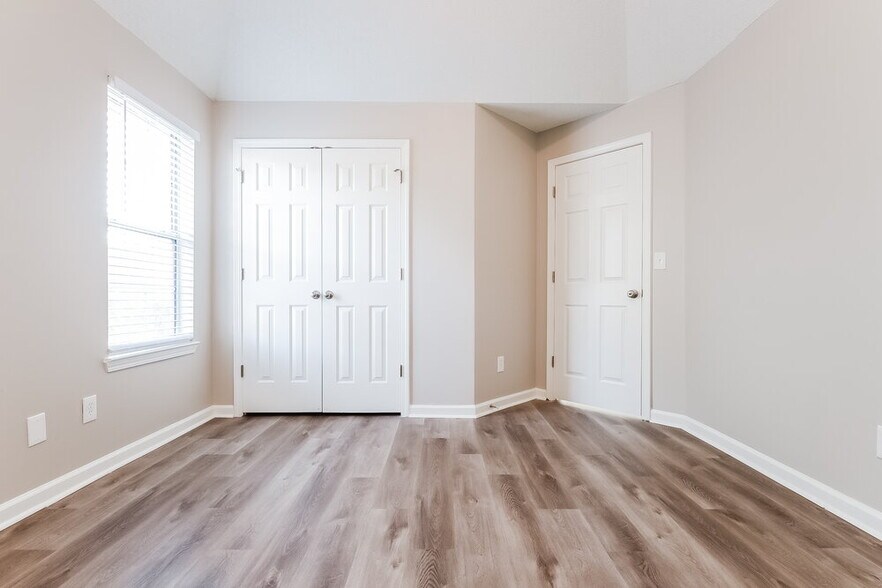 Building Photo - 3948 English Valley Dr