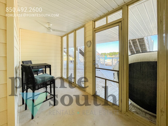 Building Photo - 13948 River Rd