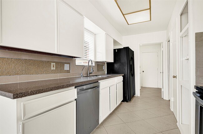 Building Photo - 7302 Redding Rd