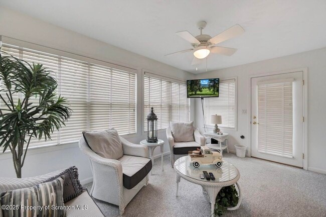 Building Photo - 11 Gilroy St