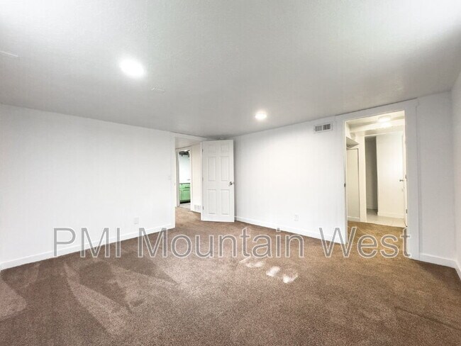 Building Photo - 400 S 350 W