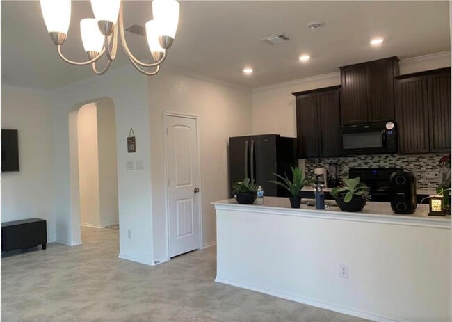 Building Photo - 454 Thunder Valley Trl