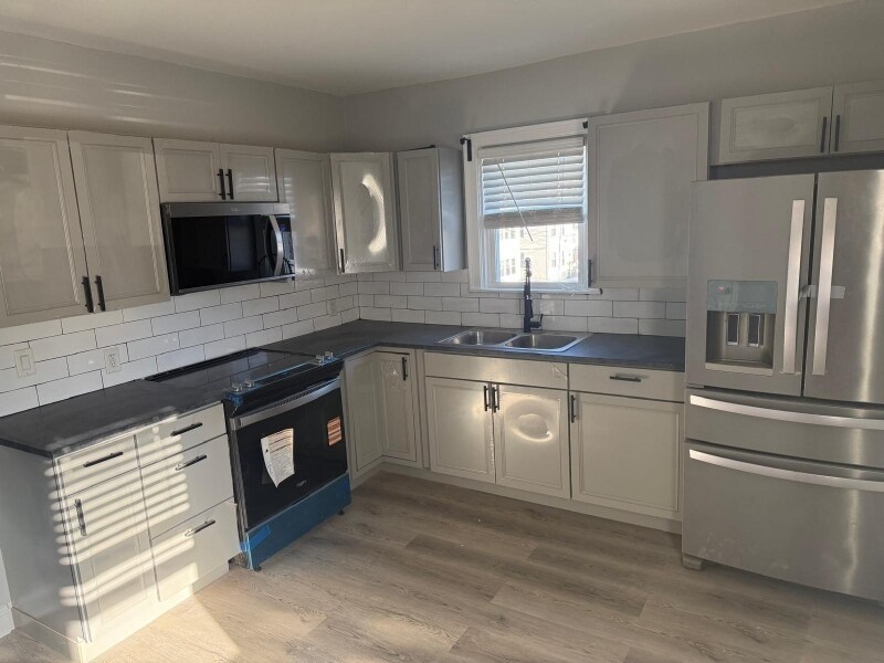 Building Photo - 8 Octavia St