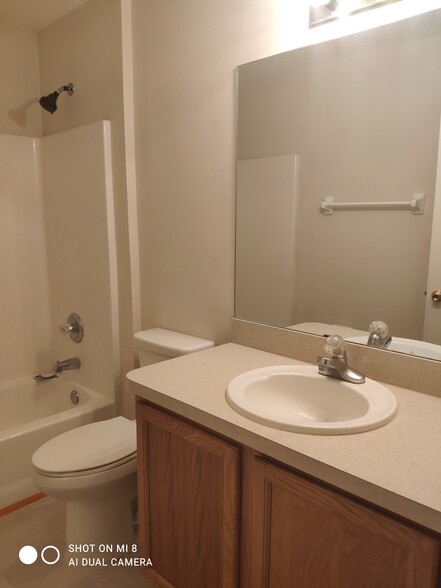 Building Photo - 18 Puritan Ln