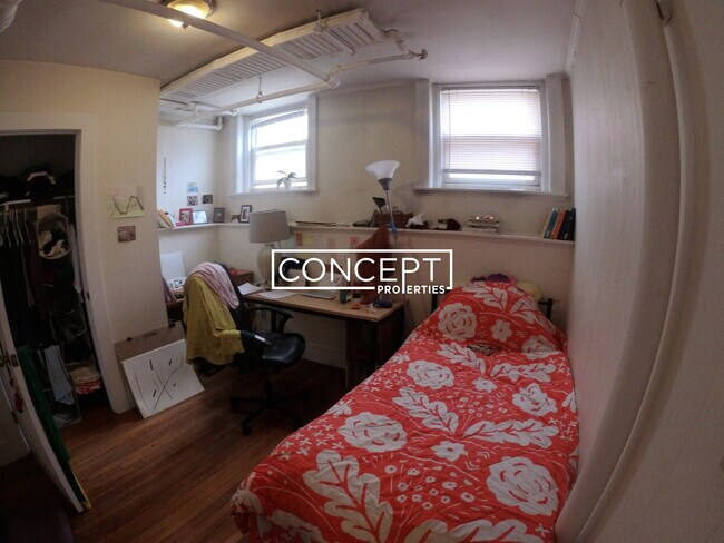 Building Photo - 241 Freeman St