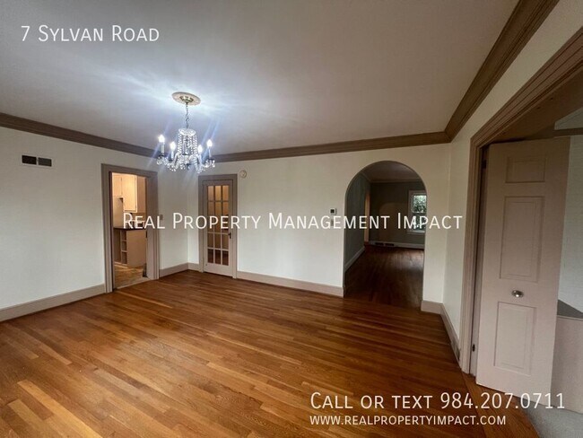 Building Photo - 7 Sylvan Rd