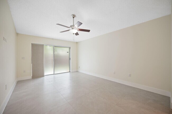 Building Photo - 13400 NW 5th Ct