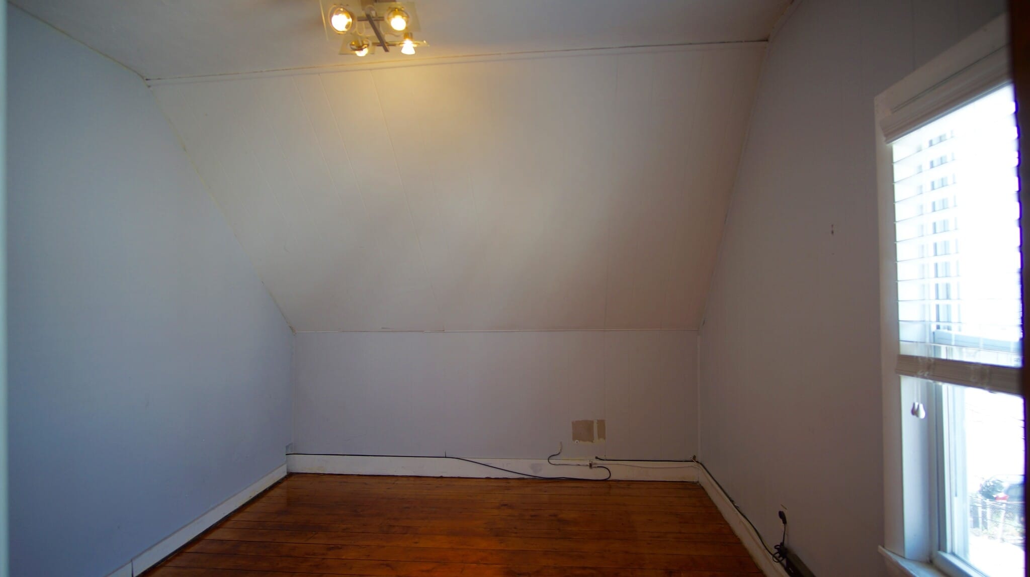 Building Photo - 48 America St