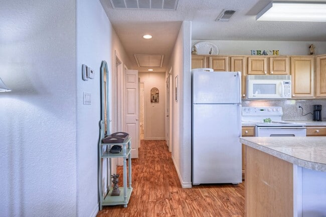 Building Photo - 4010 Panola Dr