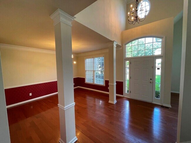 Building Photo - 400 Park Creek Dr