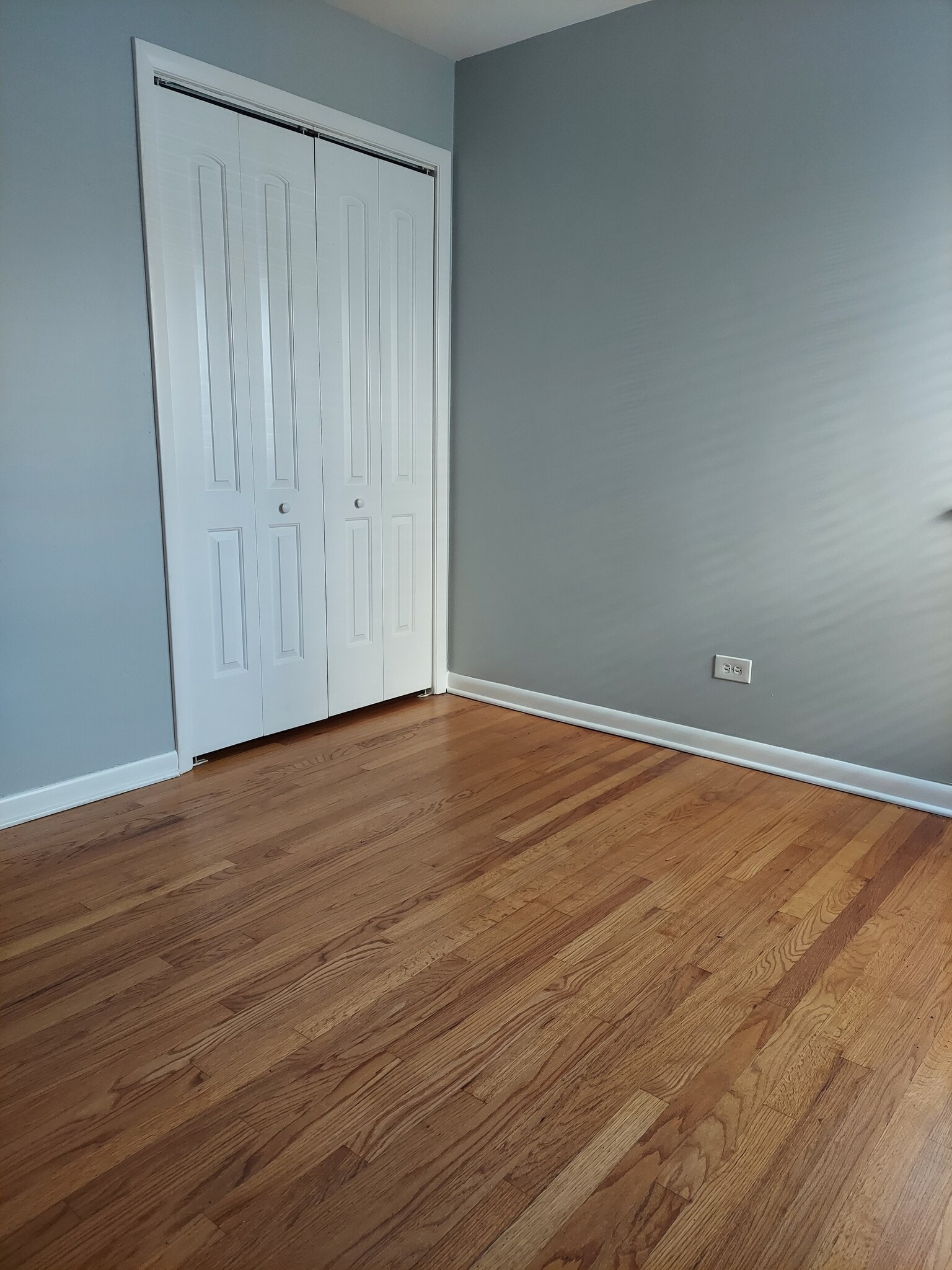 Building Photo - 320 Beach Ave