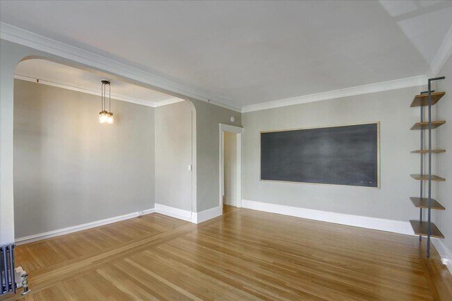 Building Photo - 1237 Chestnut St