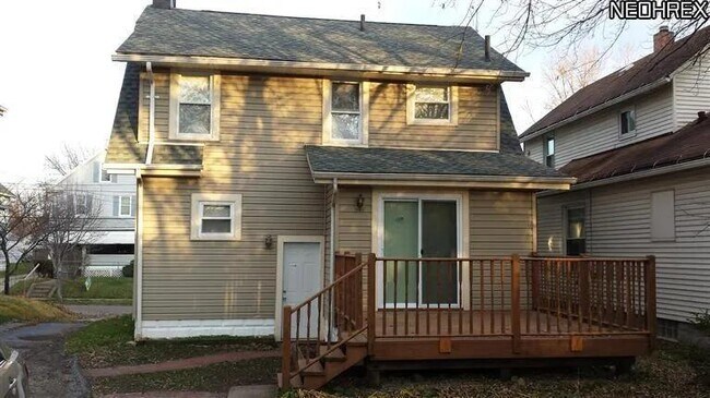 Building Photo - 1006 Big Falls Ave
