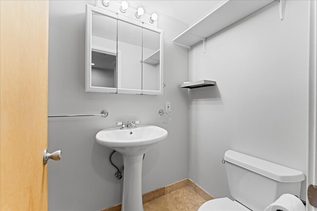 Building Photo - 108 Langton St