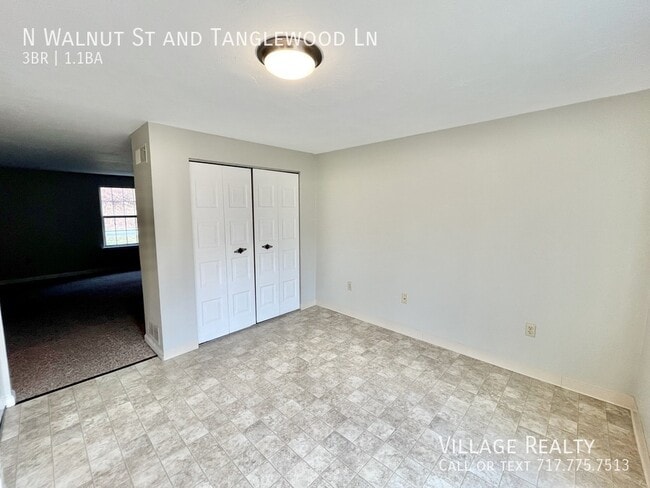 Building Photo - 492 N Walnut St