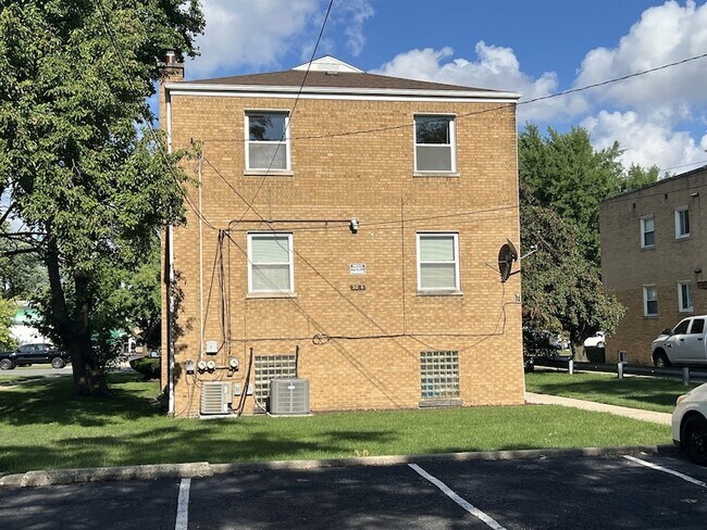 Building Photo - 3014 S Harlem Ave