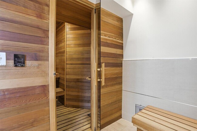 Building Photo - 600 Grapetree Dr