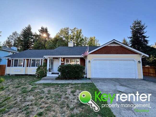 Building Photo - Beautiful 3 Bedroom Tacoma Craftsman Renta...