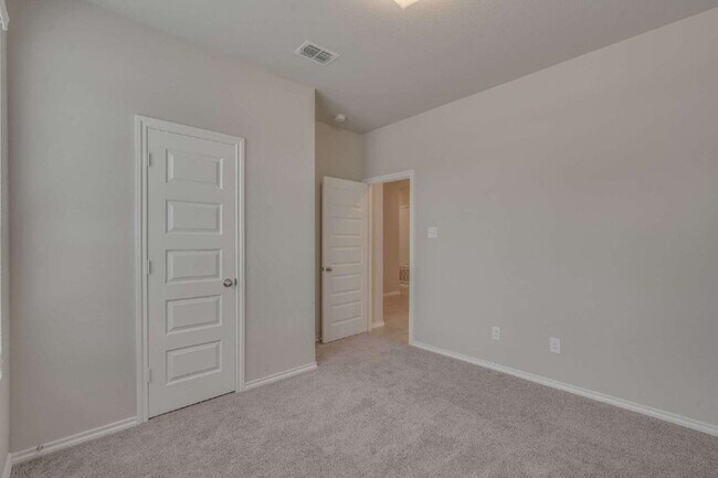Building Photo - Charming 4-Bedroom Home in Eagle Mountain-...