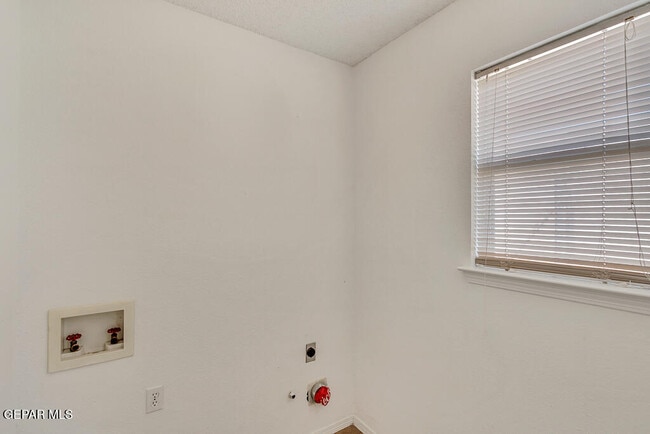 Building Photo - 10917 Loma Alta Pl