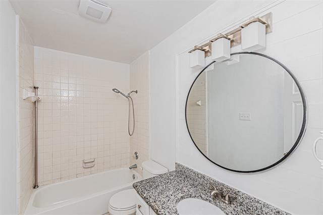 Building Photo - 2606 Hollow Bend