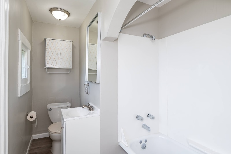 Building Photo - 115 E Foraker St