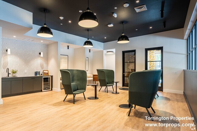 Building Photo - 289 Walk Hill St