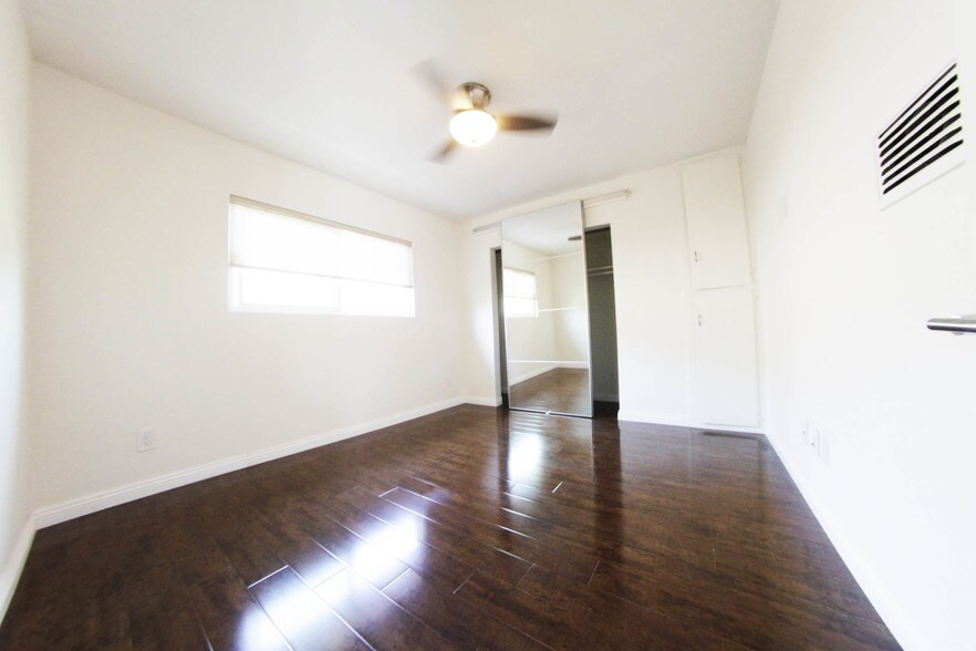 Large bedroom with ample storage - 510 Pacific Ave