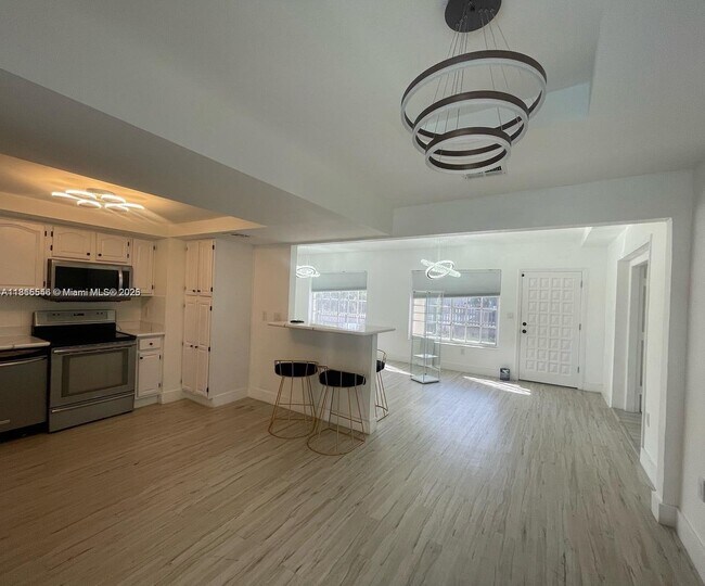 Building Photo - 1145 SW 74th Ct