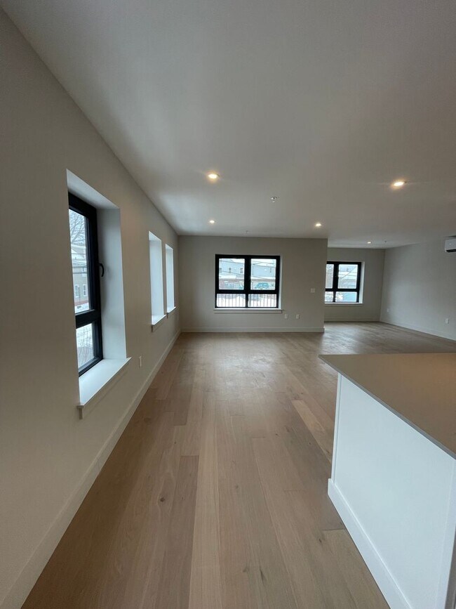 Building Photo - New construction condo available now!