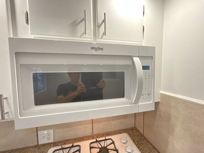 Building Photo - Studio Apartment -Open House  Tuesday and Thursday at 5pm