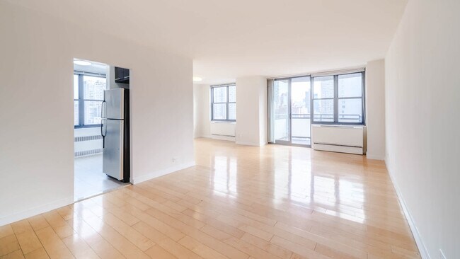 Building Photo - 303 E 83rd St