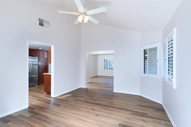 Building Photo - 667 Arroyo Oaks Dr