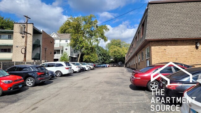 Building Photo - 1039 College Ave