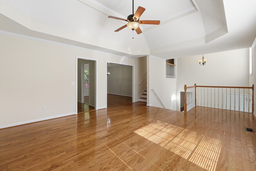 Building Photo - 3007 Clove Tree Ln