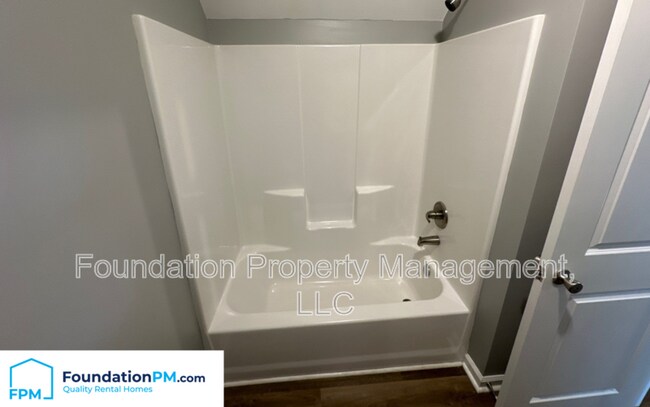 Building Photo - 238 Brook Hollow Dr