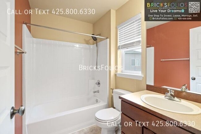 Building Photo - Picture Yourself Living in This East-Facing Bothell Home in the Northshore School District.