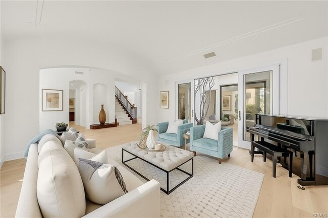 Building Photo - 36 Via Rubino