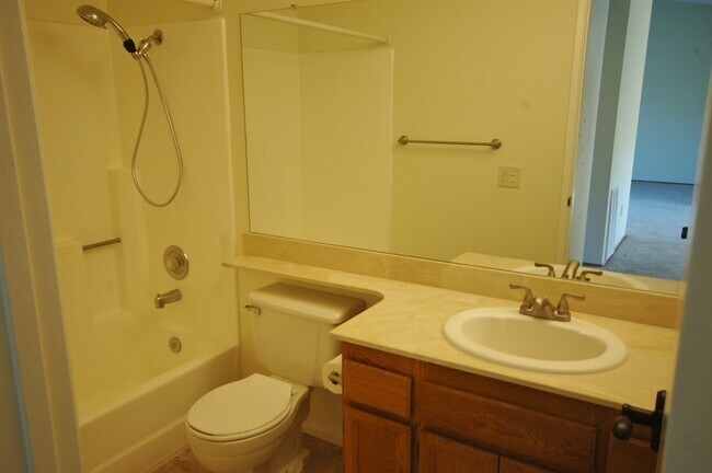 Building Photo - Charming Carlsbad Condo available