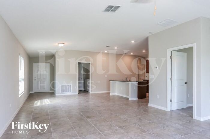 Building Photo - 5028 White Chicory Dr