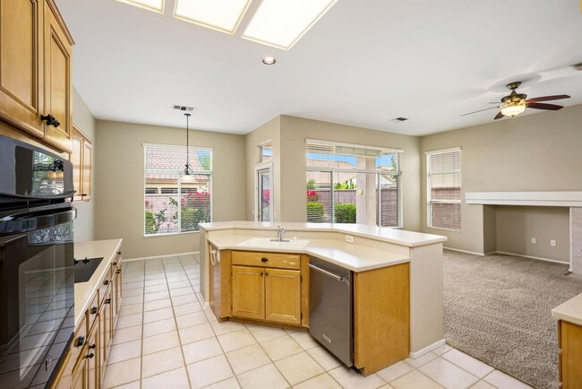 Building Photo - 78462 Palm Tree Ave