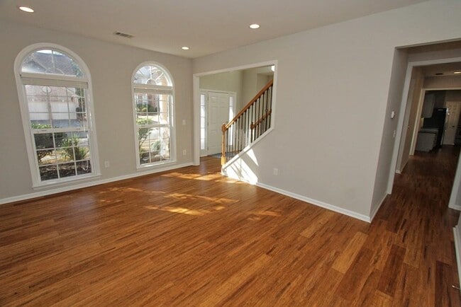 Building Photo - 5057 Bethpage Dr NE