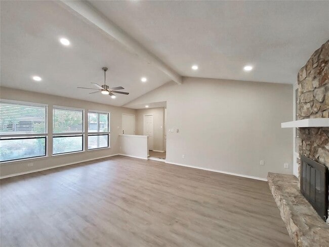 Building Photo - 9512 Meadowheath Dr